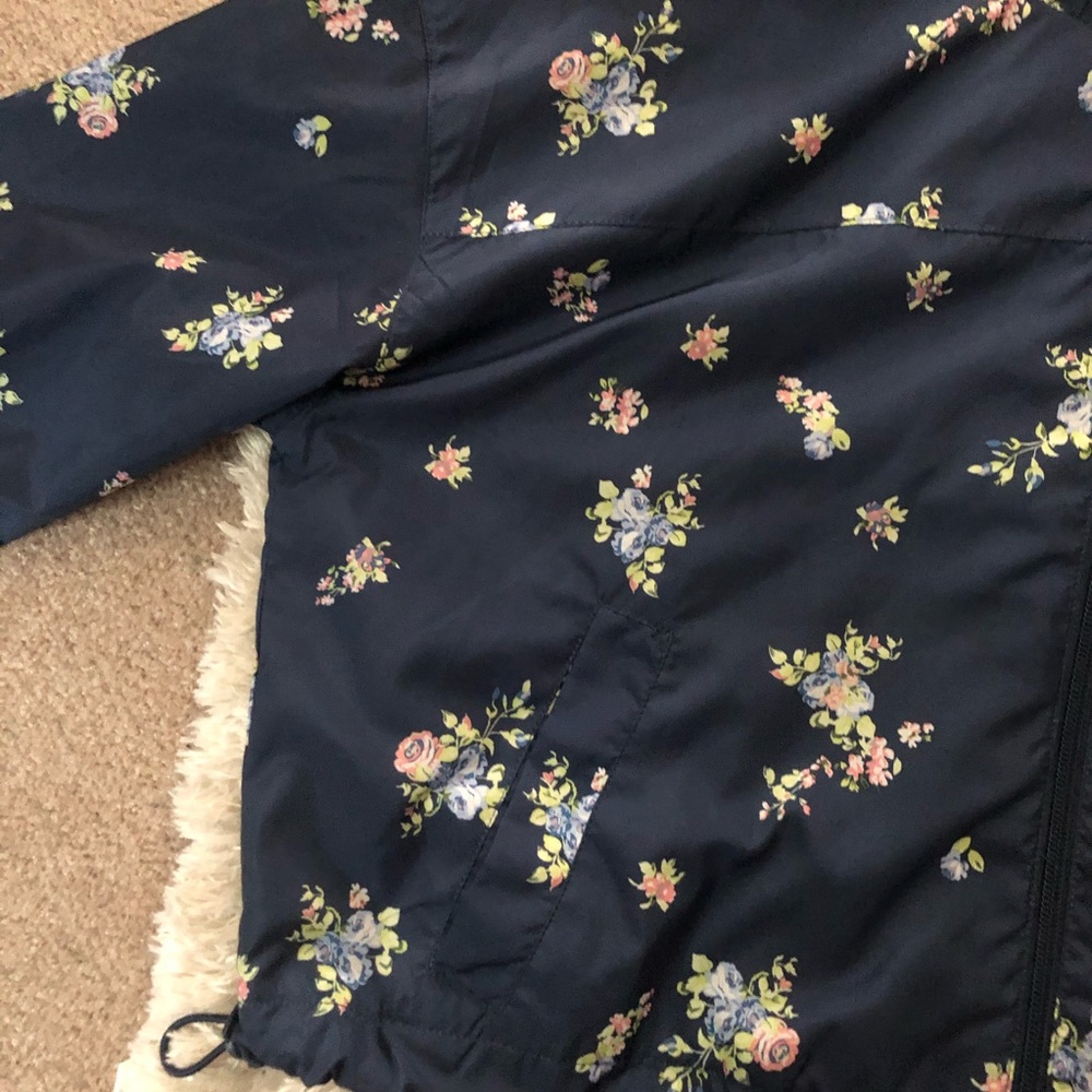 NWOT wild fable size S floral cropped rain jacket - Picture 3 of 7